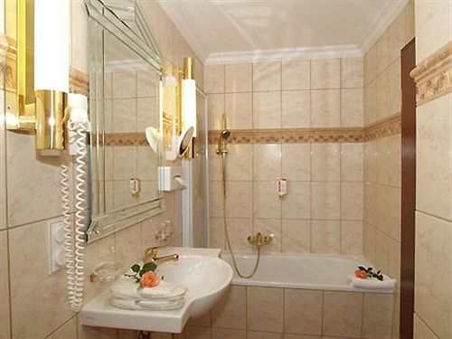 Hotel Kastell Ahlbeck  エクステリア 写真