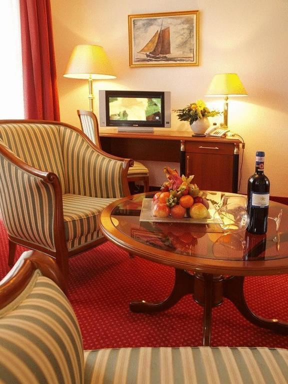 Hotel Kastell Ahlbeck  エクステリア 写真